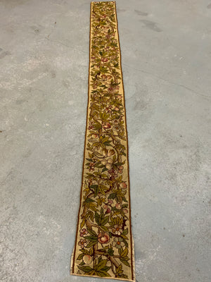 French embroidered vintage band (292 x 28cm)