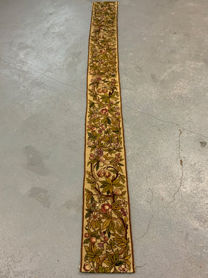 French embroidered vintage band (292 x 28cm)