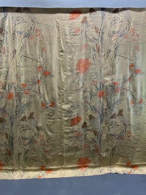 Pair of large satin curtains (270/250 x 135cm)