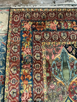 Char Mahal Bactiar oversize carpet (583 x 430cm)