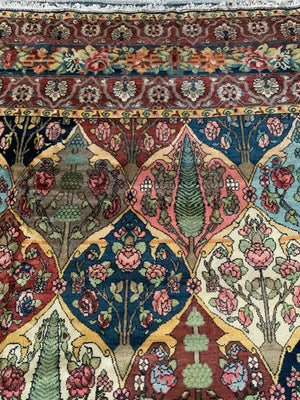 Char Mahal Bactiar oversize carpet (583 x 430cm)