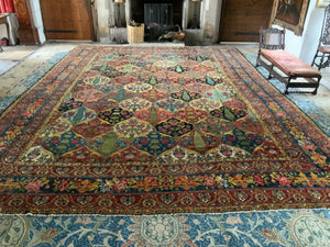 Char Mahal Bactiar oversize carpet (583 x 430cm)