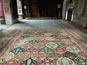 Char Mahal Bactiar oversize carpet (583 x 430cm)
