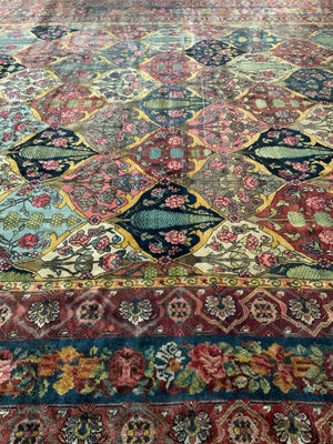 Char Mahal Bactiar oversize carpet (583 x 430cm)