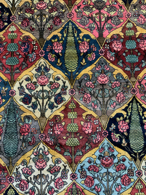 Char Mahal Bactiar oversize carpet (583 x 430cm)