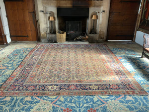 Sarouk Feraghan antique carpet (374 x 321cm)