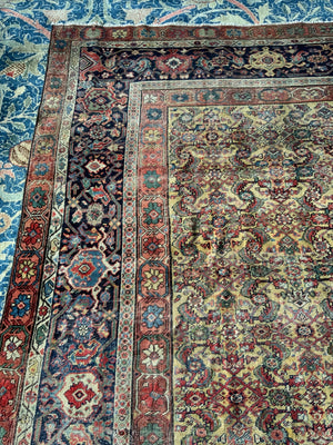 Sarouk Feraghan antique carpet (374 x 321cm)