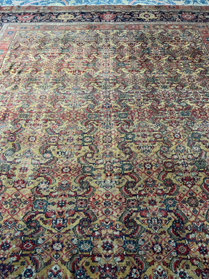 Sarouk Feraghan antique carpet (374 x 321cm)