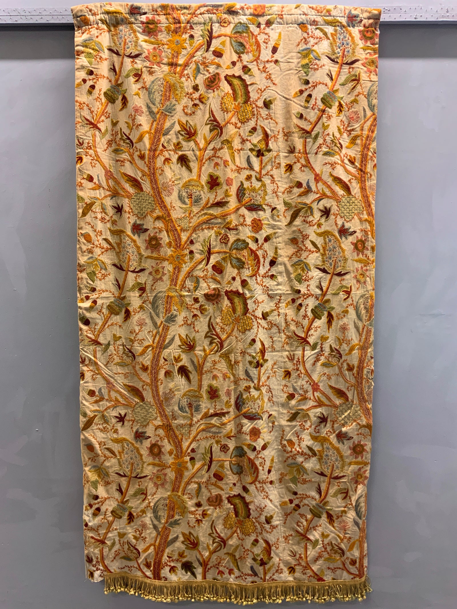 Anglo Indian chain stitch curtain hanging (212 x 114cm)