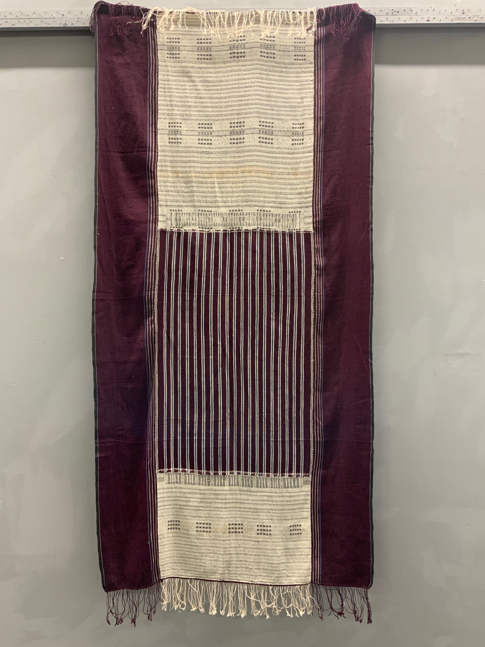 Sumatran Batak Ragidupe Vintage shoulder cloth  (184 x 92cm)