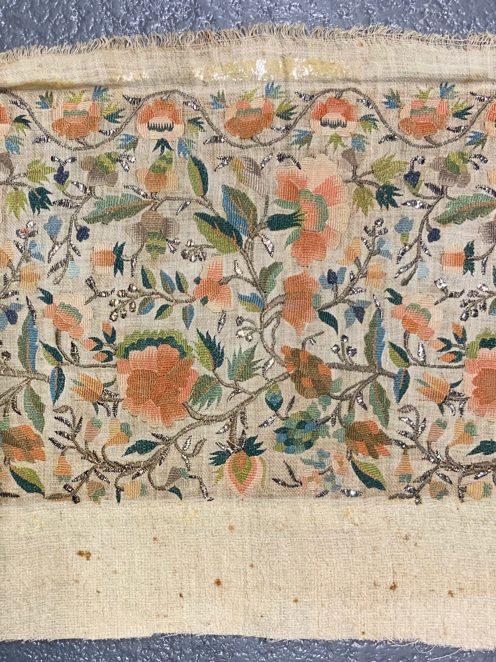 Ottoman towel embroidery silk on linen 19th cent (83 x 36cm)