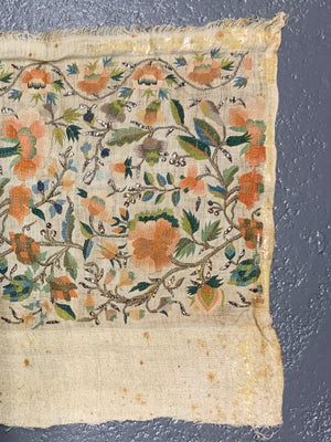 Ottoman towel embroidery silk on linen 19th cent (83 x 36cm)