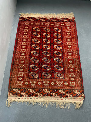 Tekke vintage rug (142 x 105cm)