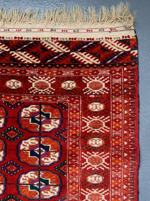 Tekke vintage rug (142 x 105cm)