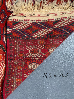 Tekke vintage rug (142 x 105cm)