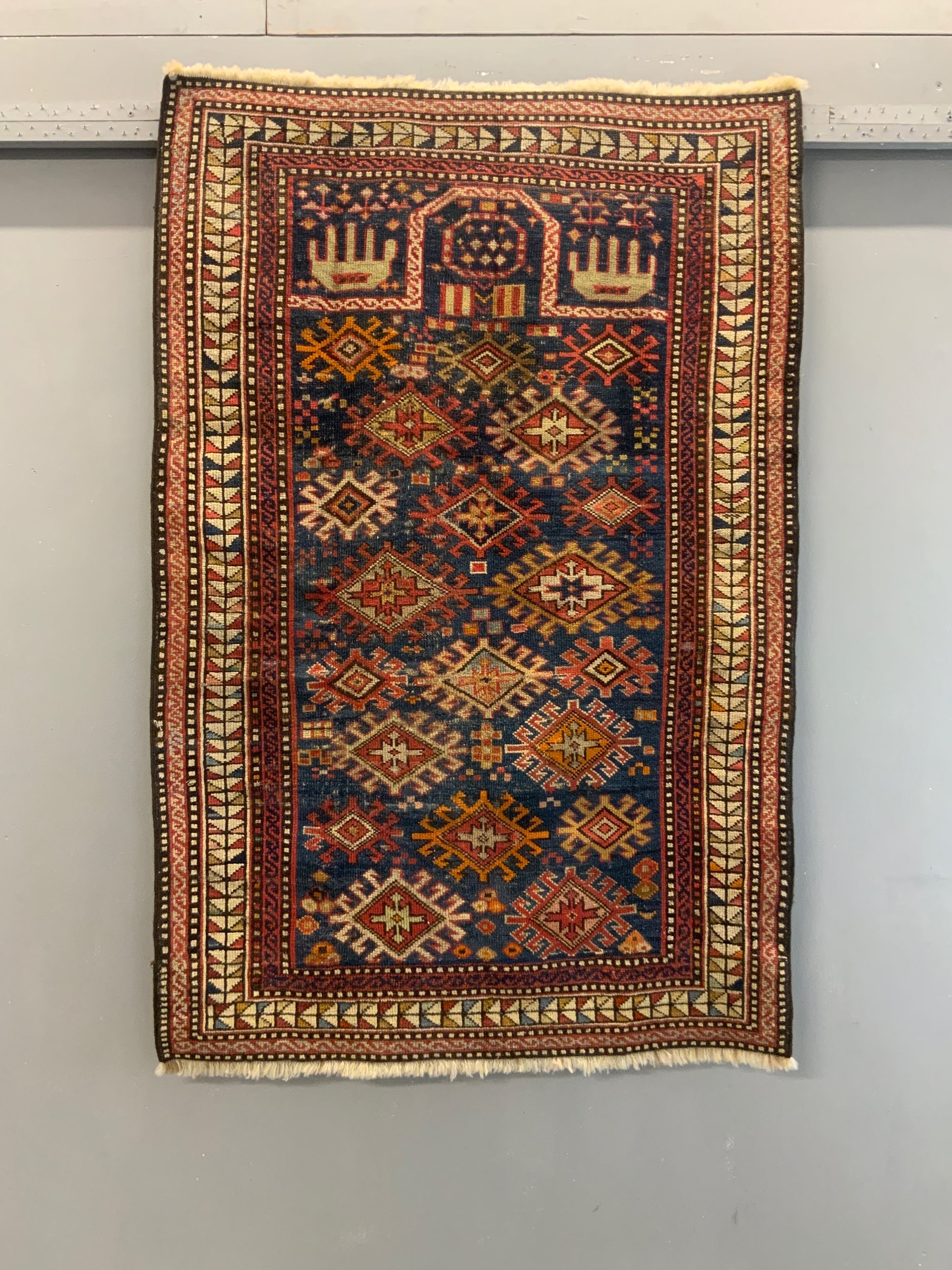 Caucasian antique Shirvan prayer rug (140 x 98cm)