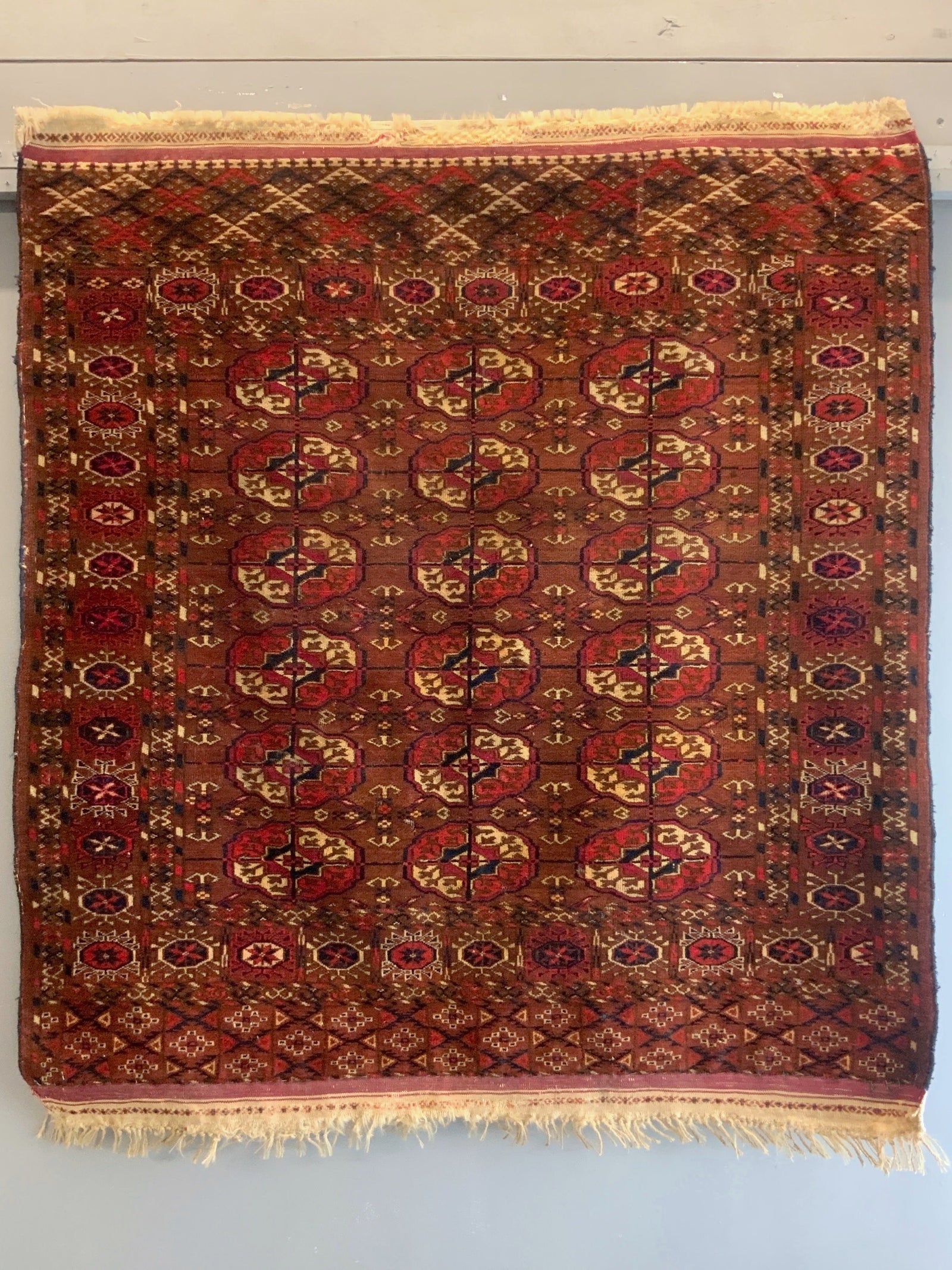 Turkmen antique Tekke khalik rug (115 x 107cm)