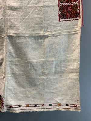 Balkan vintage Bulgarian shawl (93 x 93cm)