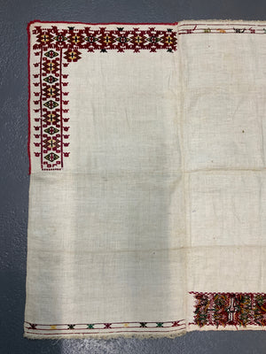 Balkan vintage Bulgarian shawl (93 x 93cm)