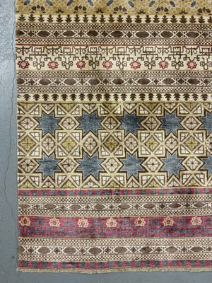 TM Herat silk 'Nasrid' design fine rug (239 x 149cm) *new