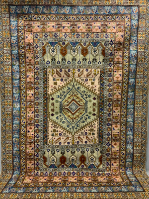 Tunisian carpet with Turko-Moroccan design (302 x 201cm)