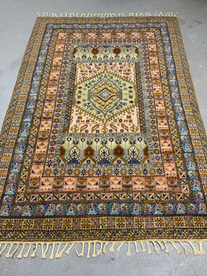 Tunisian carpet with Turko-Moroccan design (302 x 201cm)