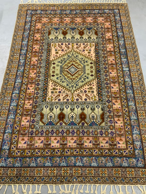 Tunisian carpet with Turko-Moroccan design (302 x 201cm)