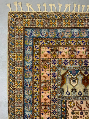 Tunisian carpet with Turko-Moroccan design (302 x 201cm)