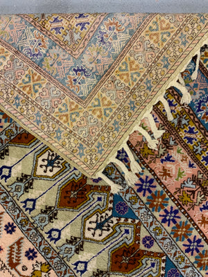 Tunisian carpet with Turko-Moroccan design (302 x 201cm)