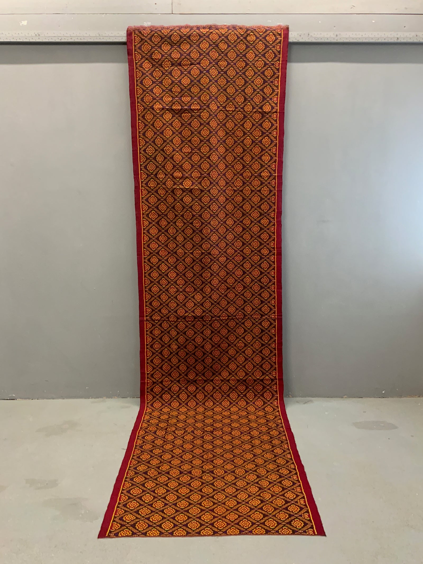 Gujarati weft silk modern ikat (355 x 97cm)