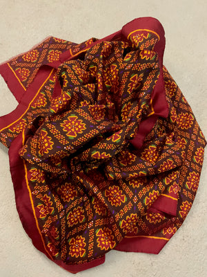 Gujarati weft silk modern ikat (355 x 97cm)