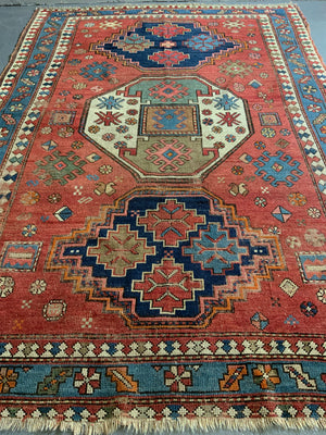 Kazak rug (211 x 147cm)