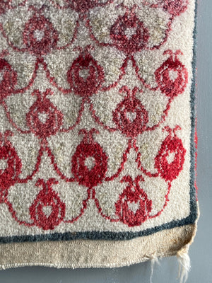 Turkish Tülü rug with pomegranate design (141 x 94cm)