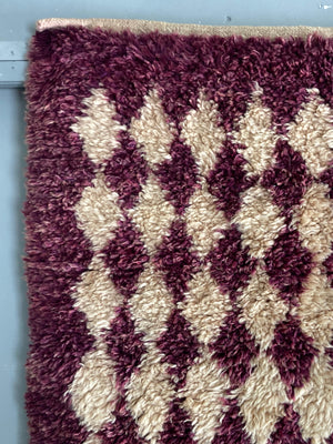 Turkish Tülü rug in plum and cream repeat design (155 x 70cm)