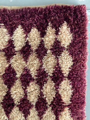 Turkish Tülü rug in plum and cream repeat design (155 x 70cm)