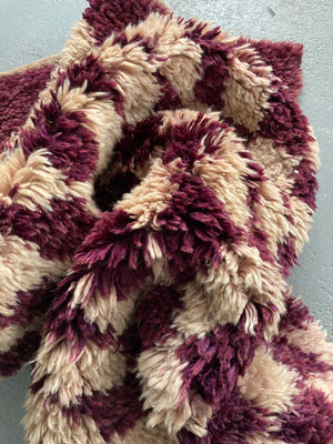 Turkish Tülü rug in plum and cream repeat design (155 x 70cm)