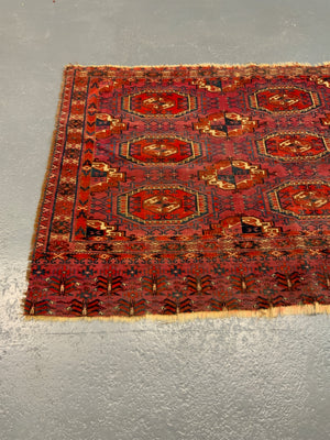 Small Tekke rug (127 x 72cm)