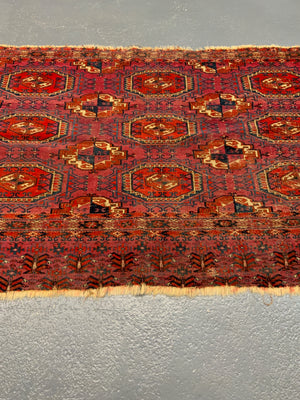 Small Tekke rug (127 x 72cm)