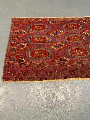 Small Tekke rug (127 x 72cm)