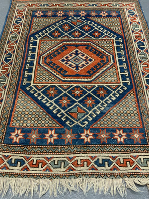 Small Turkish rug (118 x 92cm)