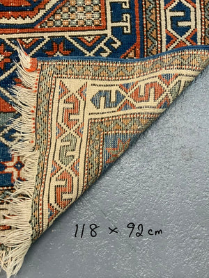Small Turkish rug (118 x 92cm)