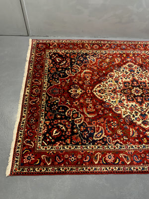 Bactiari / Bakhtiar medallion carpet (305 x 212cm)