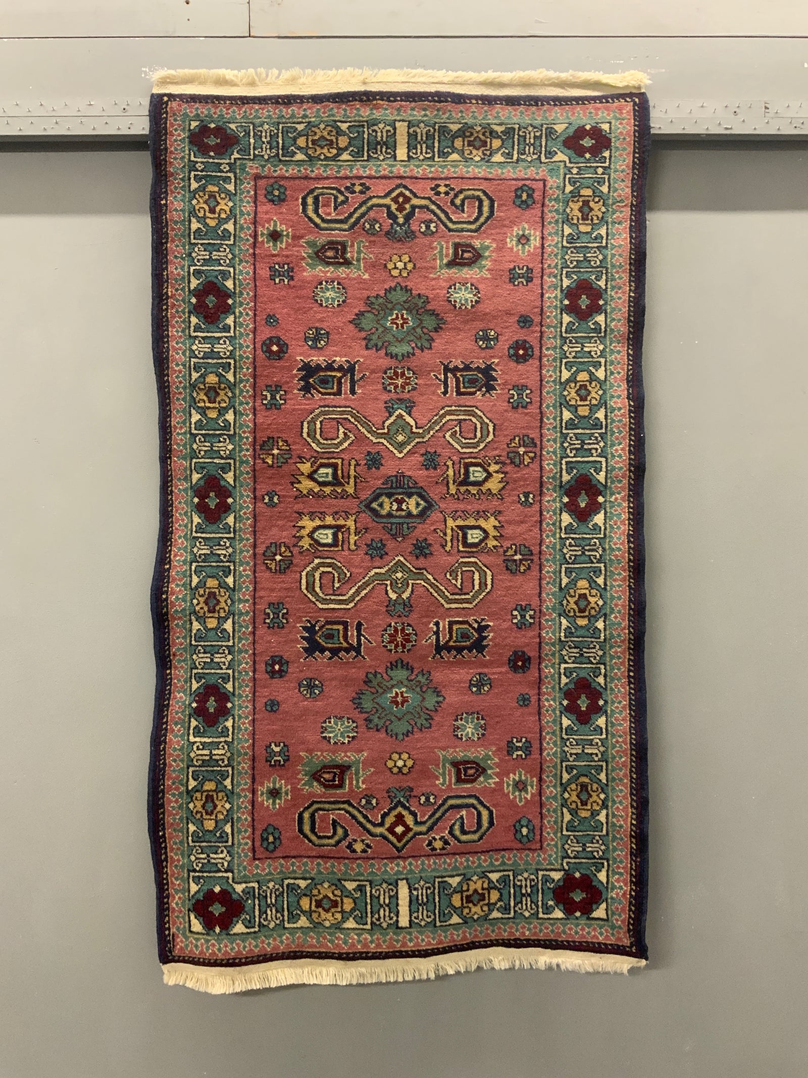 Azerbaijan small vintage rug with Perepedil design (138 x 79cm)