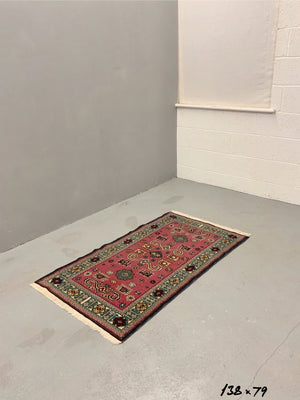 Azerbaijan small vintage rug with Perepedil design (138 x 79cm)