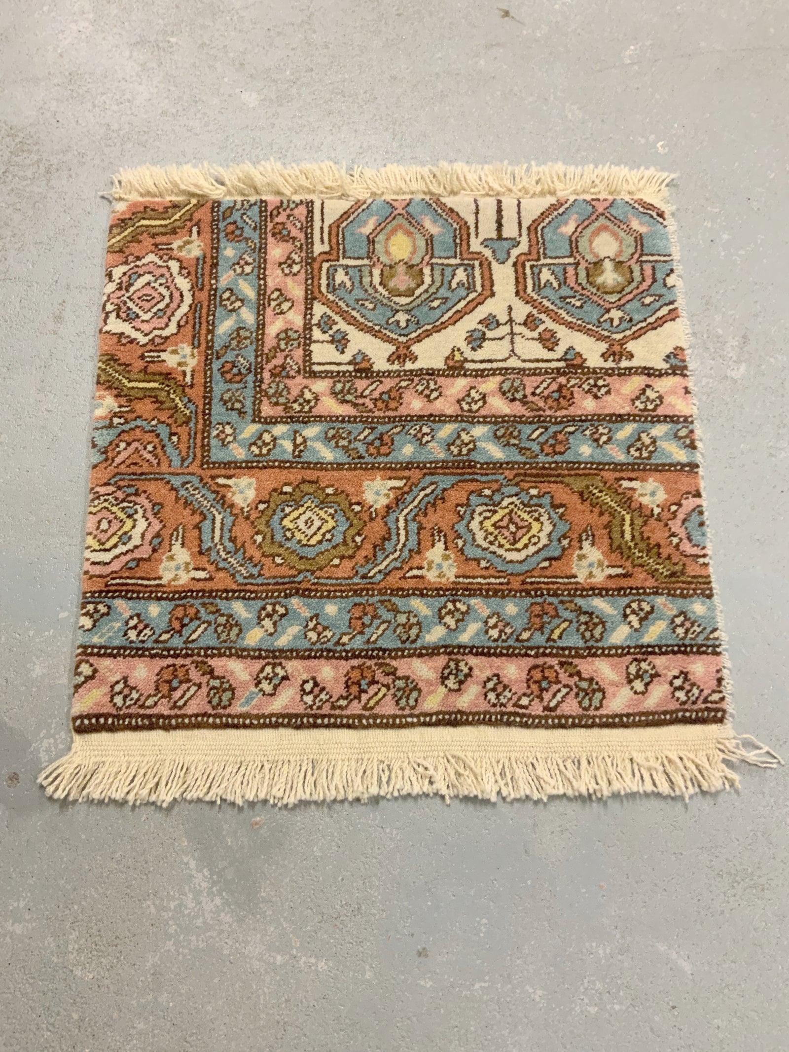 CROR Turkish sample mat in Bakshaish design (73 x  72cm)