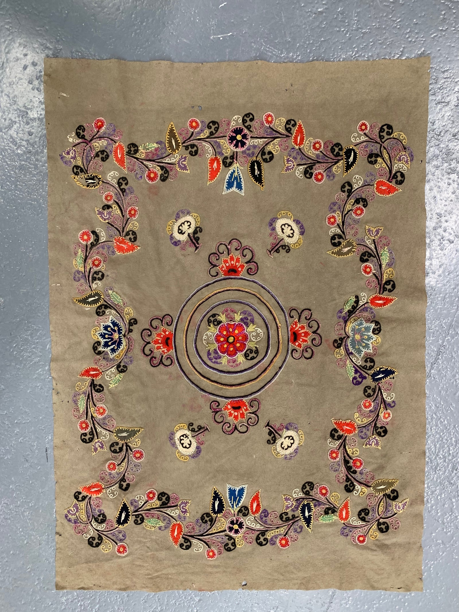 Caspian small Rasht appliqué on wool  (63 x 48cm)