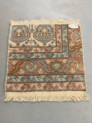 CROR Turkish sample mat in Bakshaish design (73 x  72cm)