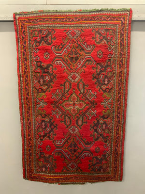 Turkish 'red Turkey' Ushak rug (205 x 127cm)
