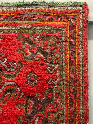 Turkish 'red Turkey' Ushak rug (205 x 127cm)