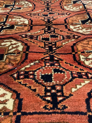 Yomut Tekke Turkmen rug (189 x 140cm)